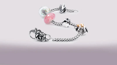 Trollbeads Armband mit Rosenverschluss, Mutterschaft Delphin Spacer, Erdbeerqarz, Meditation, Heimat